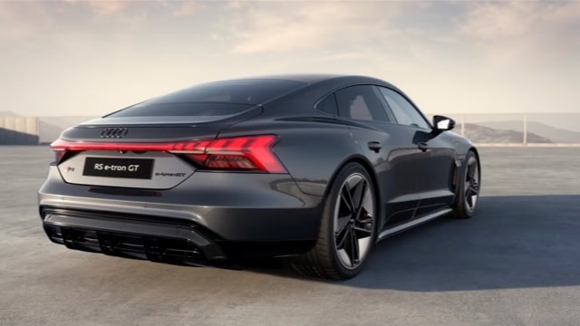 RS e-tron GT  | Audi AG <br />
				<span class='referenzen-musiktitel'>
				Musik: 
				<a class='references-link' href='/detailsuche/6146'>MF-6146 Epical Cello</a>				</span>
				